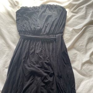 Black strapless midi dress with tie at the waist Size: Small